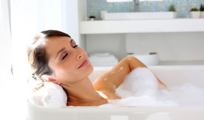Lợi ích của việc sử dụng bồn tắm massage GEMY-9070